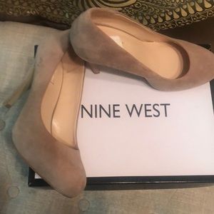 NINE WEST, 7.5, 4 inch heel, beautiful tan suede, slightly worn